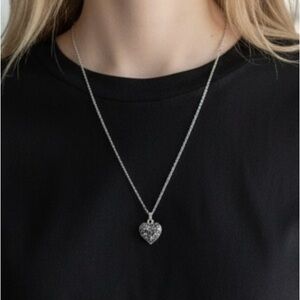 30 Elegant Silver Heart Pendant Adjustable Necklace